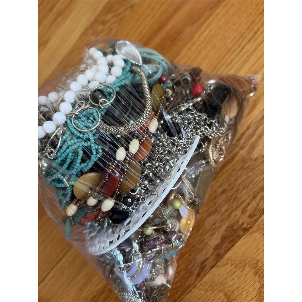 4LB SCRAP JUNK Jewelry Lot Craft Harvest Repurpose salvage Broken Vintage-Now